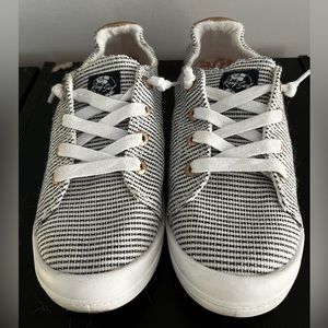 Roxy slip on sneakers